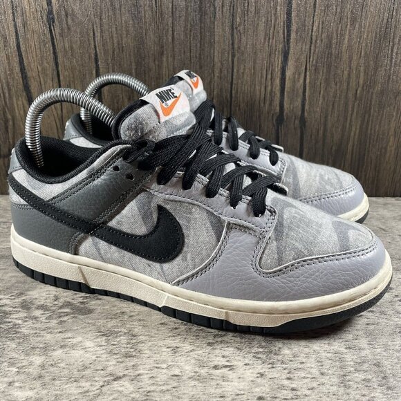 NIKE Dunk Low - 